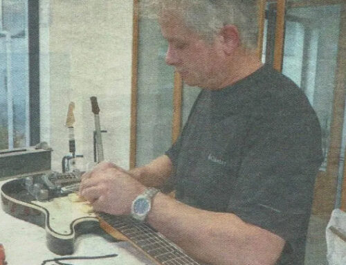Un orfèvre des guitares choisit les bords du Thiou pour s’installer